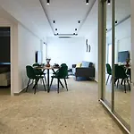 Phaedrus Living: Seaside Luxury Flat Lighthouse 69